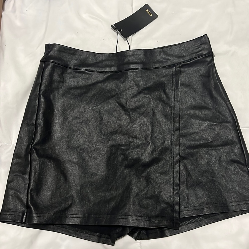 Black fashion nova skort